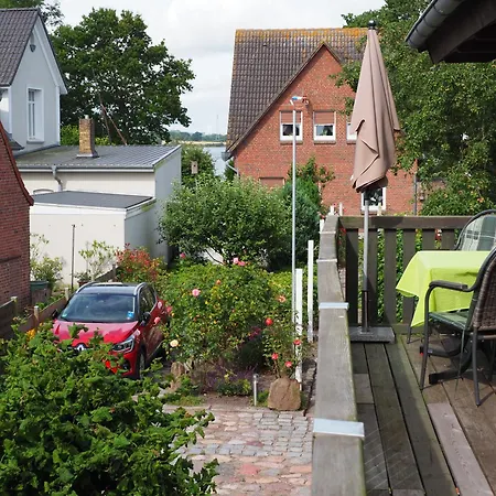 Mit Balkon Und Schleiblick Apartment